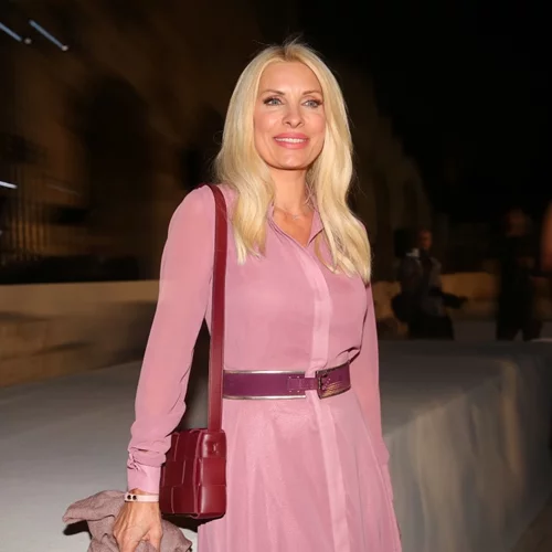 Ελένη Μενεγάκη | Μόλις έβαλε το τέλειο casual look για τις χειμερινές εμφανίσεις σου