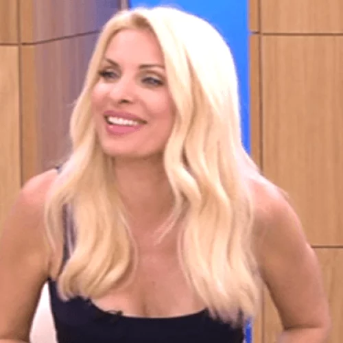 Ελένη Μενεγάκη | Το απρόοπτο με το σέξι φόρεμά της