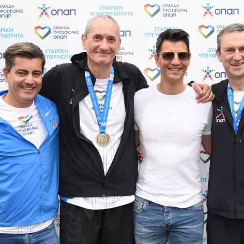 Η «Ομάδα Προσφοράς ΟΠΑΠ» έκοψε πρώτη το νήμα στον 37ο  Μαραθώνιο της Αθήνας