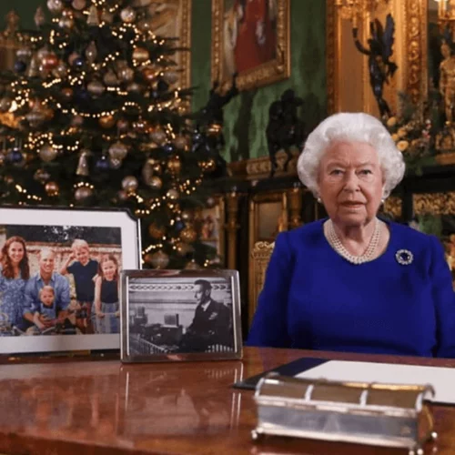 Βασίλισσα Ελισάβετ: Το χριστουγεννιάτικο μήνυμά της και οι νέες φήμες για κακές σχέσεις με τη Meghan Markle
