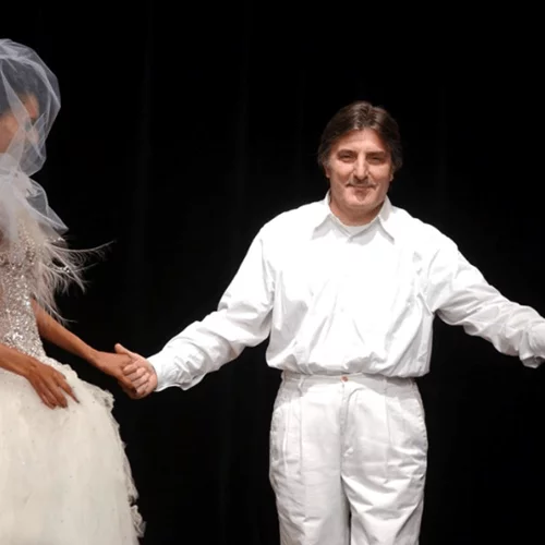 Πέθανε ο θρυλικός σχεδιαστής Emanuel Ungaro