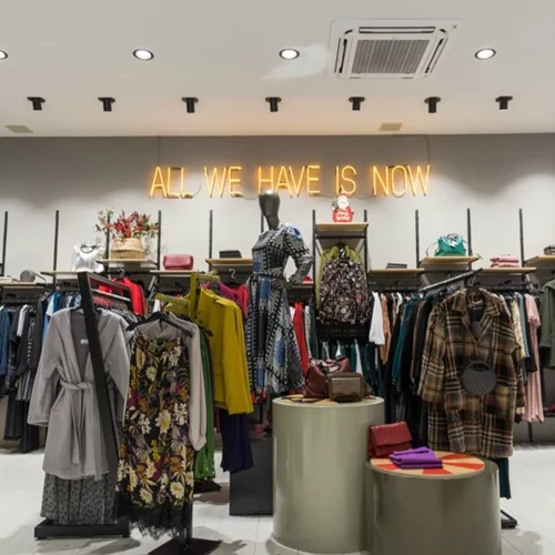 Τα ιδανικά δώρα ή το τέλειο outfit για το ρεβεγιόν; Στη Helmi συλλογή βρήκαμε όλα όσα χρειάζεσαι