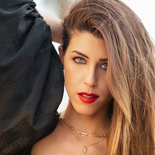 Κέρδισε μία VIP πρόσκληση για την συναυλία της Demy και πλούσια δώρα μακιγιάζ από την Smashbox