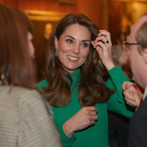 Με πράσινο φόρεμα η Kate Middleton στην δεξίωση στο Buckingham