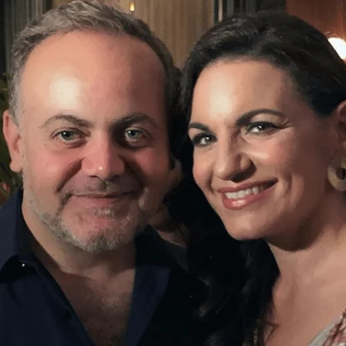 Στο υπέροχο minimal σπίτι του Μιχάλη Κεφαλογιάννη | Αν δεν ήταν δημοσιογράφος θα ήταν σίγουρα αρχιτέκτονας εσωτερικών χώρων