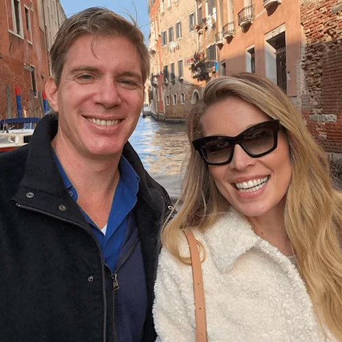 Μαριέττα Χρουσαλά | Δες το αποκαλυπτικό φόρεμα που επέλεξε για να πάει στον γάμο- υπερπαραγωγή της κόρης του Καίσαρη