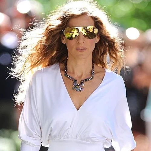 Get the style | Δοκίμασε sweatpants με Mary Janes όπως η Sarah Jessica Parker