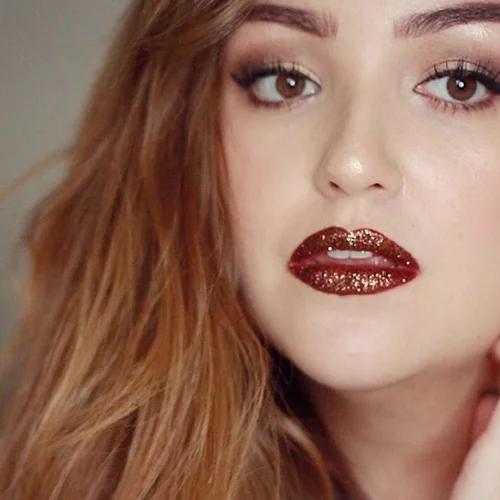 Glitter Lips | Αν δοκιμάσεις μία τάση στις γιορτές, ας είναι αυτή!
