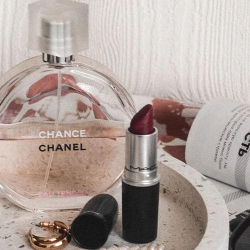 Μικρά μυστικά ώστε να διαρκεί το άρωμά σoυ όλη τη μέρα