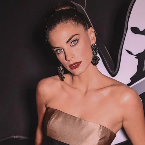 Χριστίνα Μπόμπα | Με εντυπωσιακή δημιουργία του Βασίλη Ζούλια στον 2ο ημιτελικό του The Voice