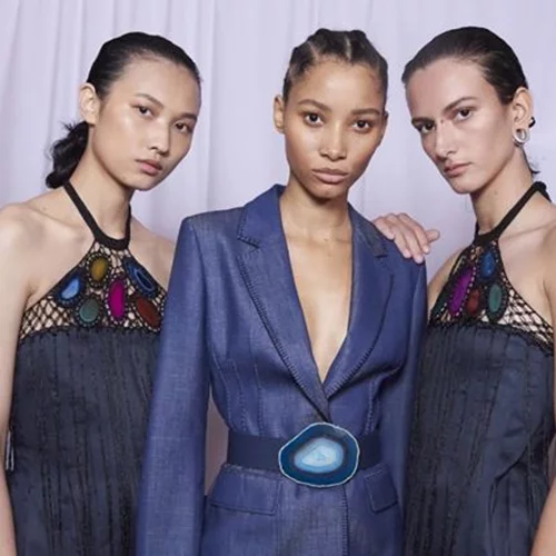 Οι luxury αγορές της εορταστικής περιόδου μπορούν να βοηθήσουν σε έναν σημαντικό σκοπό