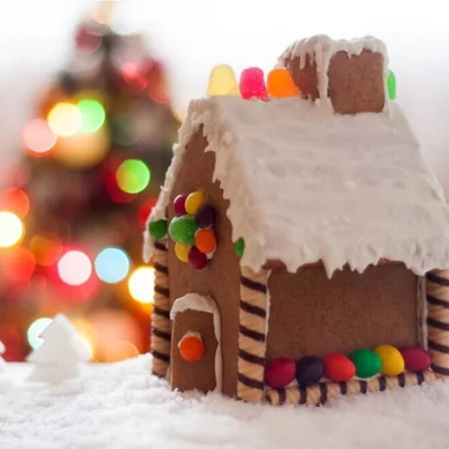 H συνταγή για το πιο νόστιμο μπισκοτόσπιτο βήμα βήμα (είναι πιο εύκολο απ’ ότι νομίζεις)