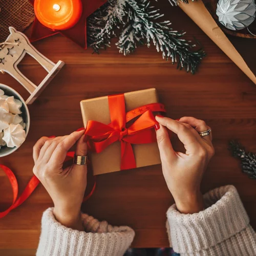 Tα απόλυτα gift-guides για τα Χριστούγεννα