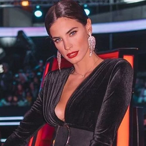 Χριστίνα Μπόμπα | Γιατί εμφανίστηκε ελάχιστα στο πρώτο live του The Voice;
