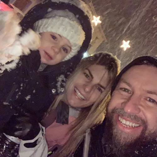 Γιάννης Βαρδής-Νατάσα Σκαφίδα | Οικογενειακά Χριστούγεννα στη Βυτίνα