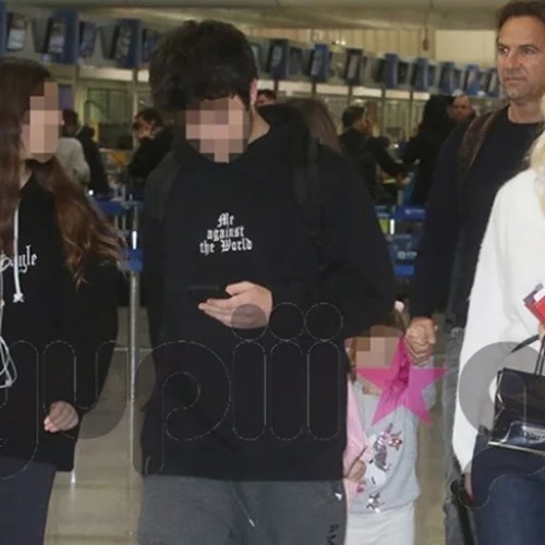 Ελένη Μενεγάκη | Με την οικογένεια της στο αεροδρόμιο - Όλες οι φωτογραφίες