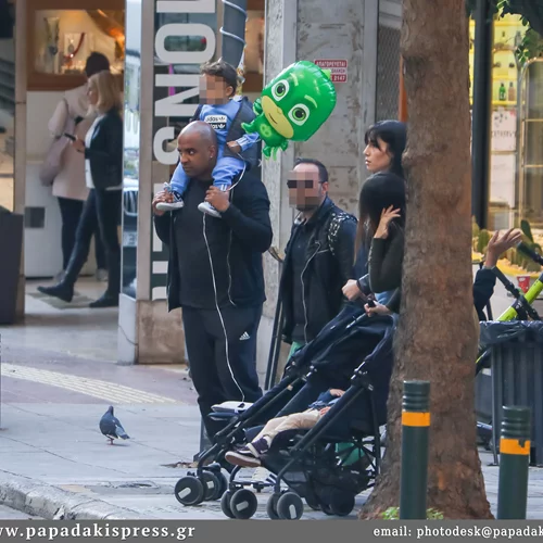 Ησαΐας Ματιάμπα | Δες τον σε έξοδο με τη γυναίκα του και το παιδί του (pics)