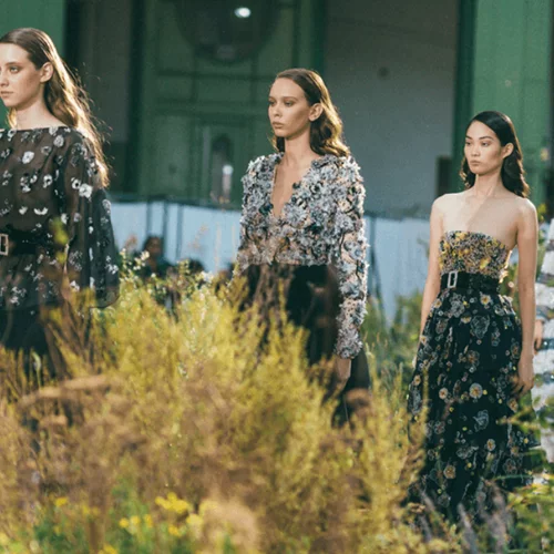 Prada και Chanel αναβάλλουν τα shows τους εξαιτίας του κορονοϊού