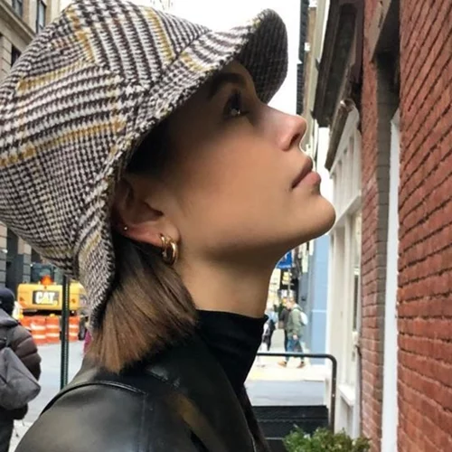 Αυτό το ’90s αξεσουάρ θα αναβαθμίσει όλα τα χειμερινά σου looks