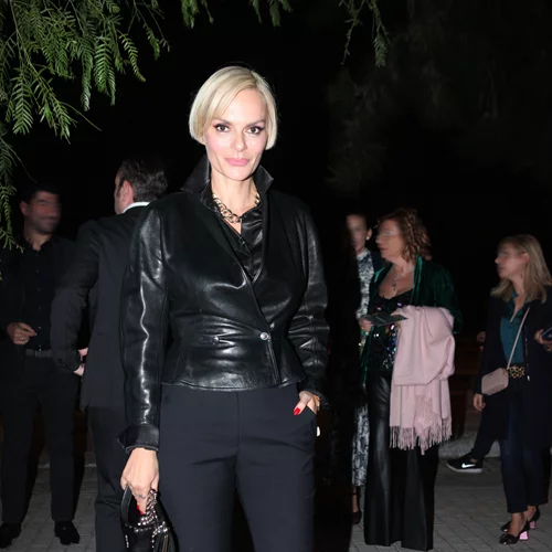 Η Έλενα Χριστοπούλου ξανά στο κομμωτήριο για να κουρευτεί | Το ανανεωμένο hair look