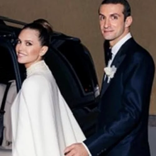 Σταύρος Νιάρχος και Ντάσα Ζούκοβα παντρεύτηκαν νωρίτερα από ό, τι αναμενόταν | Το αριστοκρατικό νυφικό και οι διάσημοι καλεσμένοι