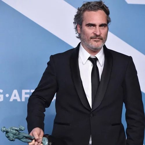 Joaquin Phoenix | Ο ιδιαίτερος λόγος στα SAG Awards και η αναφορά στον Leonardo DiCaprio