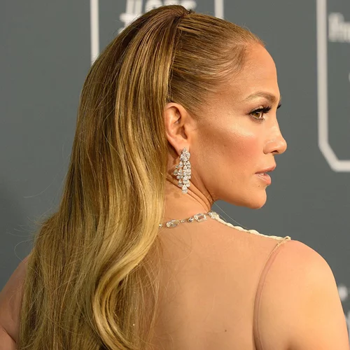 Έχεις δει τα φυσικά μαλλιά της Jennifer Lopez; Δες την φωτογραφία!
