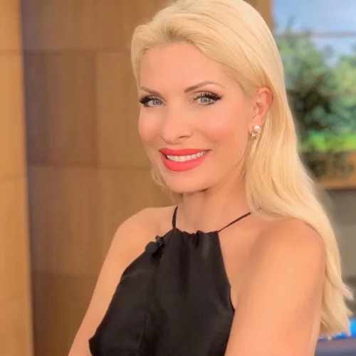 Ελένη Μενεγάκη | Πώς σχολίασε σε follower τις φήμες περί αποχώρησής της από την TV