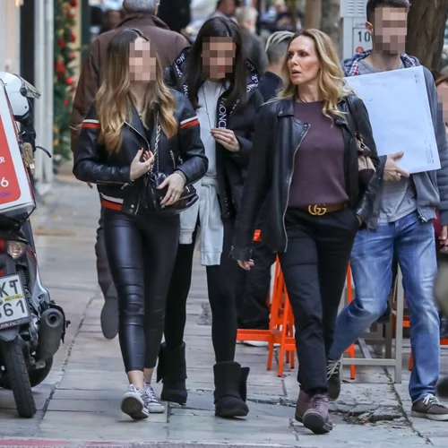 Εβελίνα Παπούλια | Βόλτα στο Κολωνάκι με την κόρη της, Αφροδίτη Λιάντου