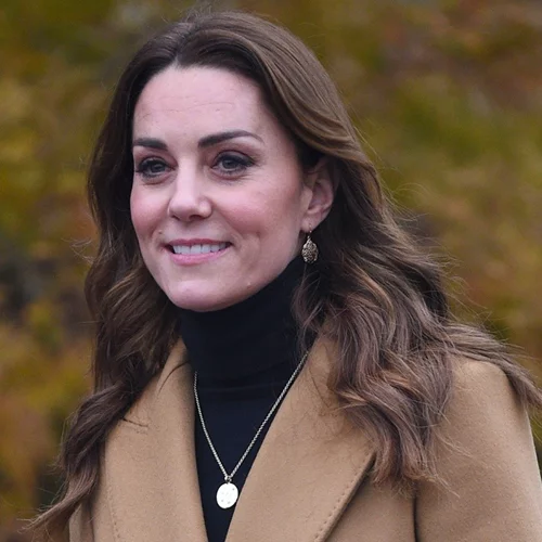 Η Kate Middleton φόρεσε το staple παλτό του φετινού χειμώνα