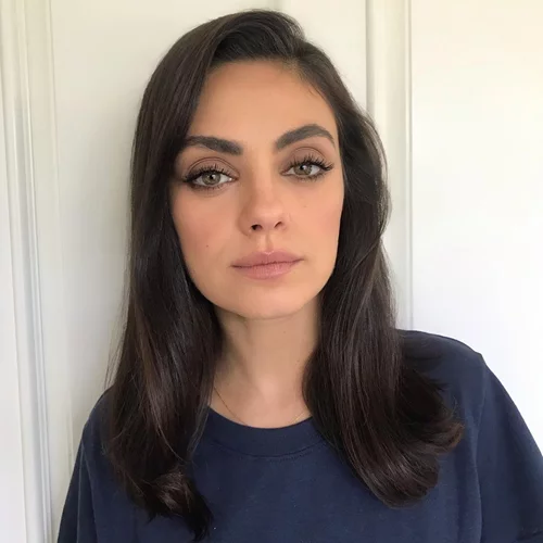 Η διακριτική αλλαγή στα μαλλιά της Mila Kunis που απογείωσε το στιλ της