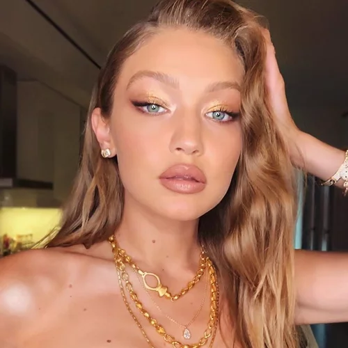 Η τρυφερή φωτογραφία της Gigi Hadid με την κόρη της