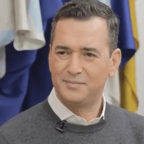 Αγγελος Μπράτης | Επειδή είμαι gay και άνδρας δεν ενδιαφέρονται τα media για εμένα