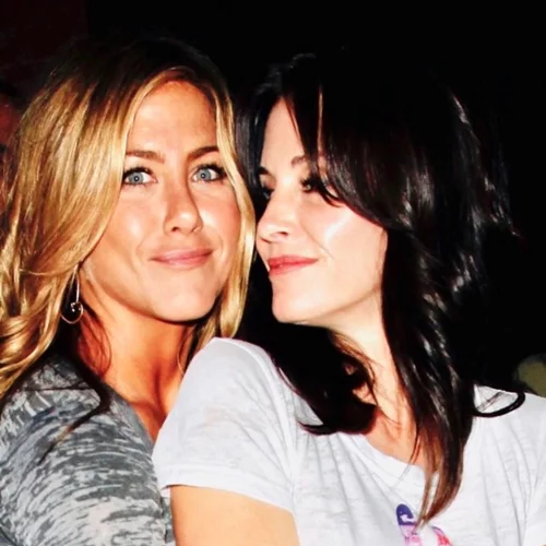 Courteney Cox | Η απόδειξη πως θέλει να δει ξανά μαζί Jennifer Aniston-Brad Pitt