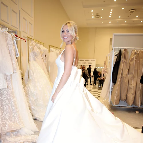 Κατερίνα Καινούργιου | Αυτό είναι το νυφικό που επέλεξε να φορέσει για το επίσημο γεγονός (pics)