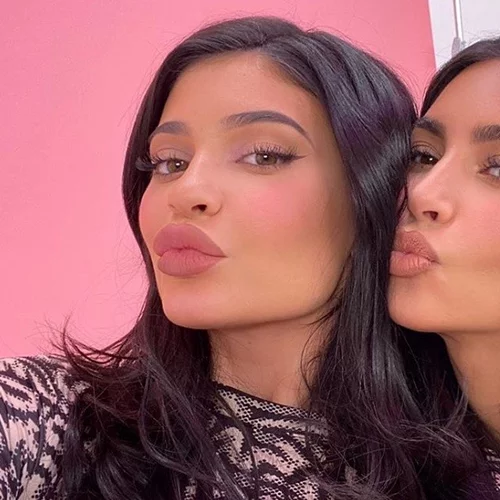 Το πιο χρήσιμο tip που μάθαμε από το makeup tutorial της Kim και της Kylie