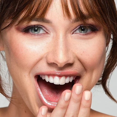 Ορμονική ακμή | Ξέρουμε πώς να αντιμετωπίσουμε τα σπυράκια της περιόδου