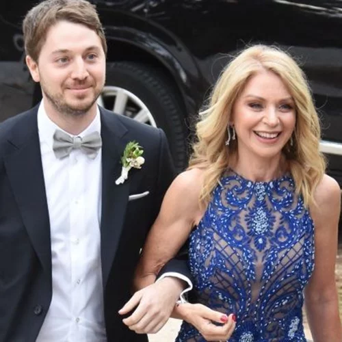 Έλλη Στάη | Θα γίνει γιαγιά