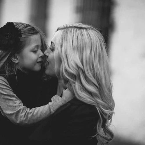 Αγαπητή μαμά, δε θα θυμάμαι αν είχαμε μεγάλο ή μικρό σπίτι, θα θυμάμαι ότι ένιωθα ασφάλεια