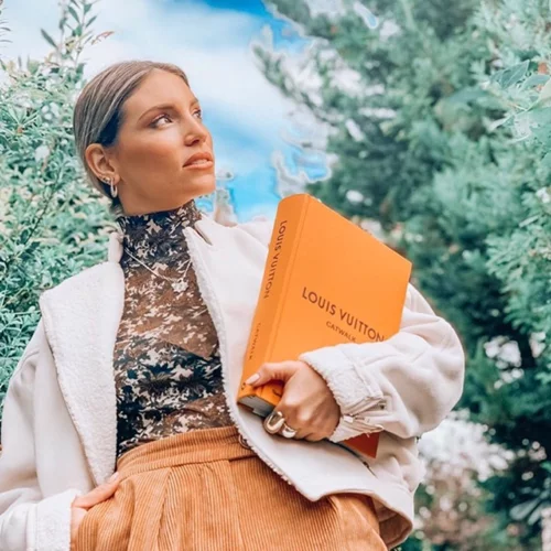 Αθηνά Οικονομάκου με καρέ | Η ερώτηση που δίχασε τους followers της