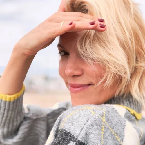 Βίκυ Καγιά | Ανανέωσε το κούρεμά της στο Παρίσι