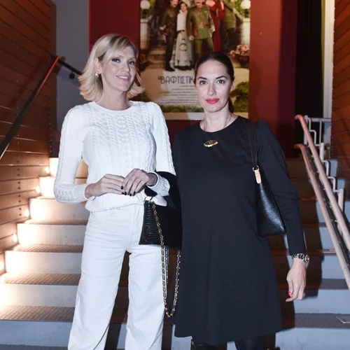 Σάσα Σταμάτη-Νόνη Δούνια | Total white VS total black : Ποια ήταν η πιο καλοντυμένη;