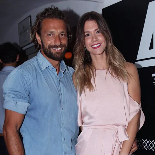 Νίκη Θωμοπούλου - Γιάννης Μαρακάκης | Σπάνια πλάνα από το σπίτι της οικογένειας