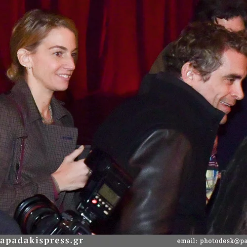 Χρυσή Βαρδινογιάννη | Το casual look σε θεατρική έξοδο με τον Κωνσταντίνο Μαρκουλάκη