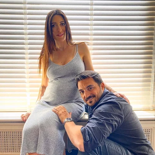 Φλορίντα Πετρουτσέλι | Η πρώτη φωτογραφία μέσα από το μαιευτήριο με τον νεογέννητο γιο της