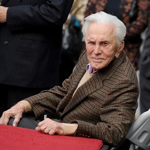 Όσα έμαθε η ζωή στον Kirk Douglas