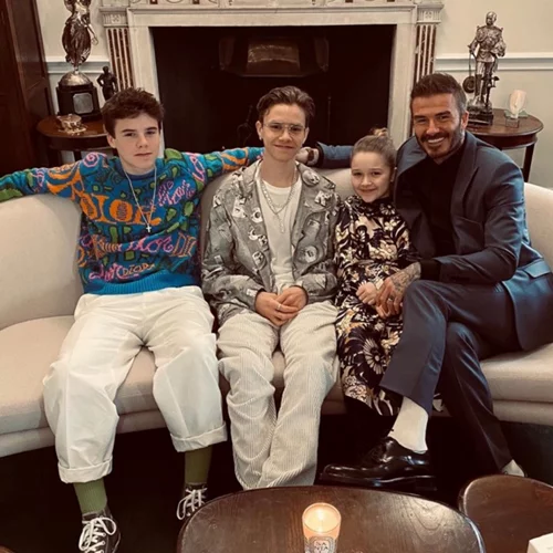Οικογένεια Beckham | Στο front row της επίδειξης της Victoria Beckham στην Εβδομάδα Μόδας του Λονδίνου