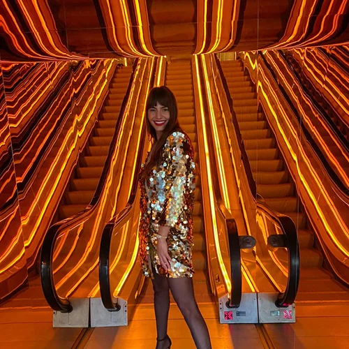 Οι λεπτομέρειες κάνουν τη διαφορά | Το ρομαντικό outfit της Ηλιάνας Παπαγεωργίου για τις 14 Φλεβάρη