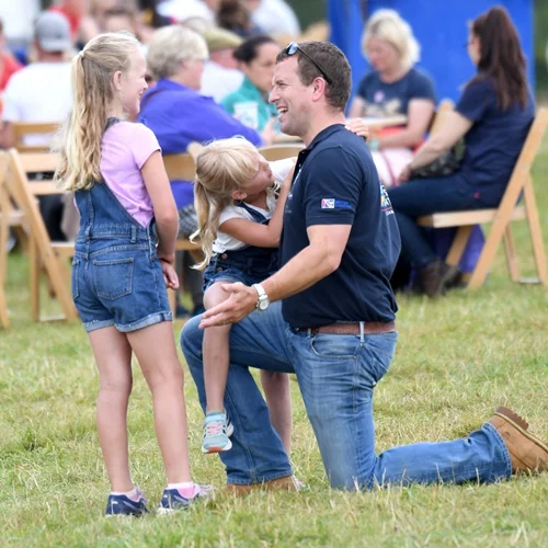 Είναι επίσημο | Χωρίζει ο εγγονός της βασίλισσας Ελισάβετ