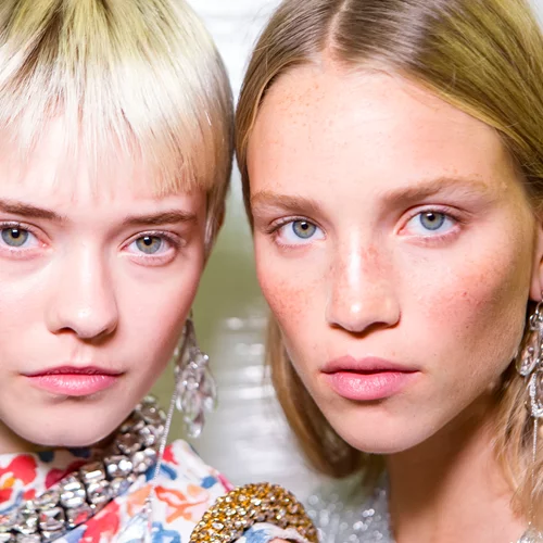 Ετοιμάζεσαι για κομμωτήριο; Αυτά είναι τα καλύτερα κουρέματα τώρα - Ποια σου ταιριάζουν